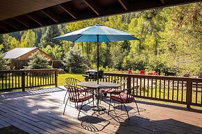 Riverfront Home w/ Hot Tub ~ 19 Mi to Wolf Creek!