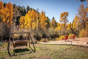 Riverfront Home w/ Hot Tub ~ 19 Mi to Wolf Creek!