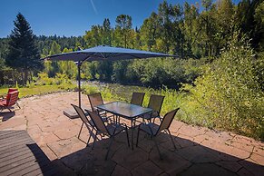 Riverfront Home w/ Hot Tub ~ 19 Mi to Wolf Creek!