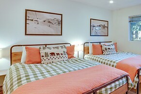 Ski Condo w/ Community Amenities in Mammoth Lakes!