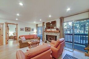 Ski Condo w/ Community Amenities in Mammoth Lakes!