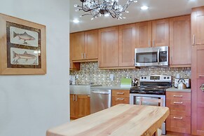 Ski Condo w/ Community Amenities in Mammoth Lakes!