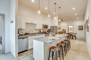 Tucson Fourplex Townhome: Grill & Shared Hot Tub