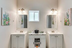 Tucson Fourplex Townhome: Grill & Shared Hot Tub