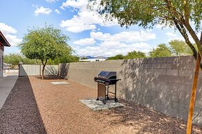 Tucson Fourplex Townhome: Grill & Shared Hot Tub