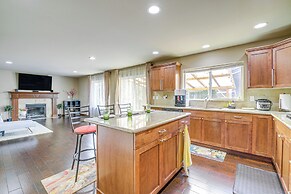 Family-friendly Home w/ Patio & Garden in Everett!