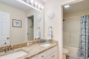 Walk to Beach: Family-friendly Surf City Condo!