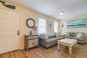 Walk to Beach: Family-friendly Surf City Condo!