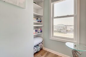 Walk to Beach: Family-friendly Surf City Condo!
