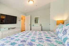 Walk to Beach: Family-friendly Surf City Condo!