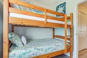 Walk to Beach: Family-friendly Surf City Condo!