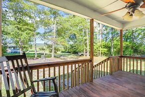 8 Mi to Sloppy Floyd State Park: Peaceful Retreat!