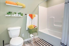 8 Mi to Sloppy Floyd State Park: Peaceful Retreat!