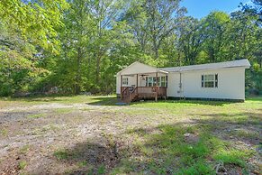 8 Mi to Sloppy Floyd State Park: Peaceful Retreat!