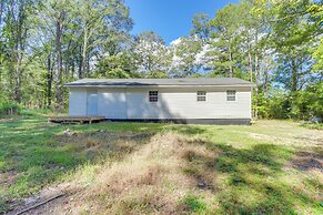 8 Mi to Sloppy Floyd State Park: Peaceful Retreat!