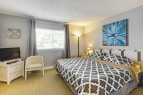 Walk to Pool: Riverfront Condo in Welaka!