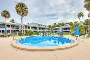 Walk to Pool: Riverfront Condo in Welaka!