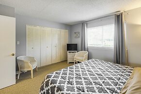 Walk to Pool: Riverfront Condo in Welaka!