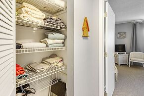 Walk to Pool: Riverfront Condo in Welaka!