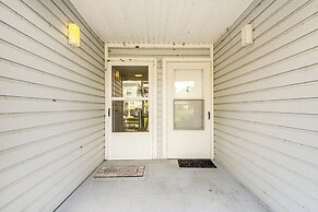 Walk to Pool: Riverfront Condo in Welaka!