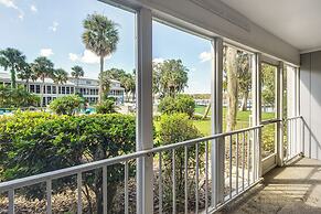 Walk to Pool: Riverfront Condo in Welaka!