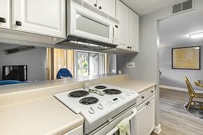 Walk to Pool: Riverfront Condo in Welaka!