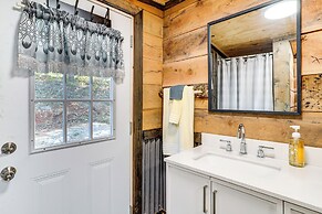 Near Fishing & Hiking: Ozark Getaway!