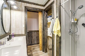 Near Fishing & Hiking: Ozark Getaway!