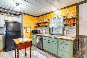 Near Fishing & Hiking: Ozark Getaway!