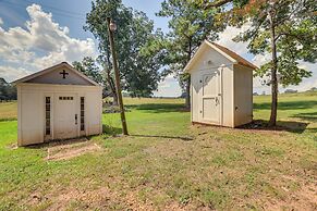 Country Home Near Lake Wedowee: Patio & Fire Pit!