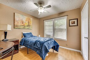 Fire Pit & Grill: Victoria Home Near Downtown