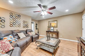 Fire Pit & Grill: Victoria Home Near Downtown
