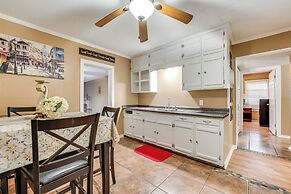 Fire Pit & Grill: Victoria Home Near Downtown