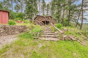 Cozy Cabin Near Grindstone Lake & Downtown!