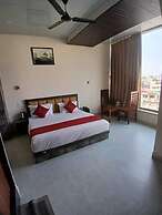 Sunroof Hotel & Rooftop Kitchen