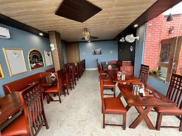 Sunroof Hotel & Rooftop Kitchen