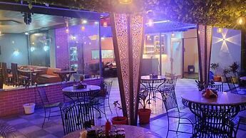 Sunroof Hotel & Rooftop Kitchen