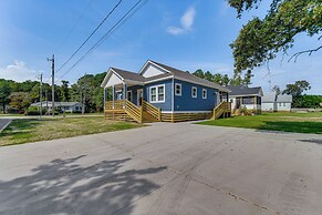 1 Mi to Dtwn Manteo: Dog-friendly Home w/ Deck