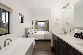 Scenic Perch 2 Bedroom Home