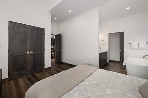 Scenic Perch 2 Bedroom Home