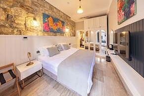 Atrium Suites