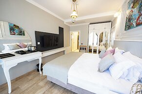 Atrium Suites