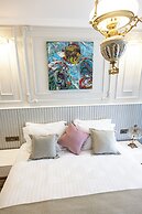 Atrium Suites