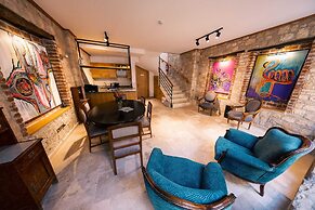 Atrium Suites
