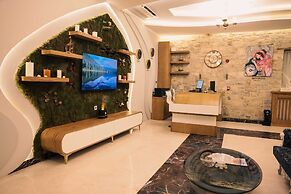 Atrium Suites