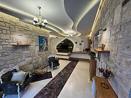 Atrium Suites