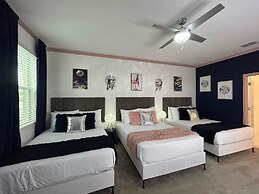 Luxury Home - ALL the Extras - Sleeps 39