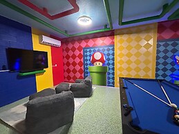 Luxury Home - ALL the Extras - Sleeps 39