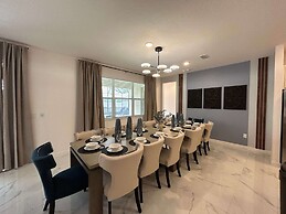 Luxury Home - ALL the Extras - Sleeps 39