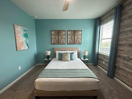 Luxury Home - ALL the Extras - Sleeps 39